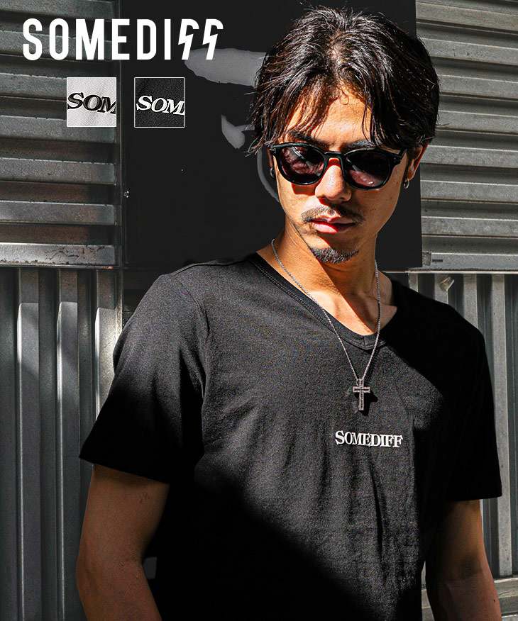 立体シリコンプリントVネックTシャツ