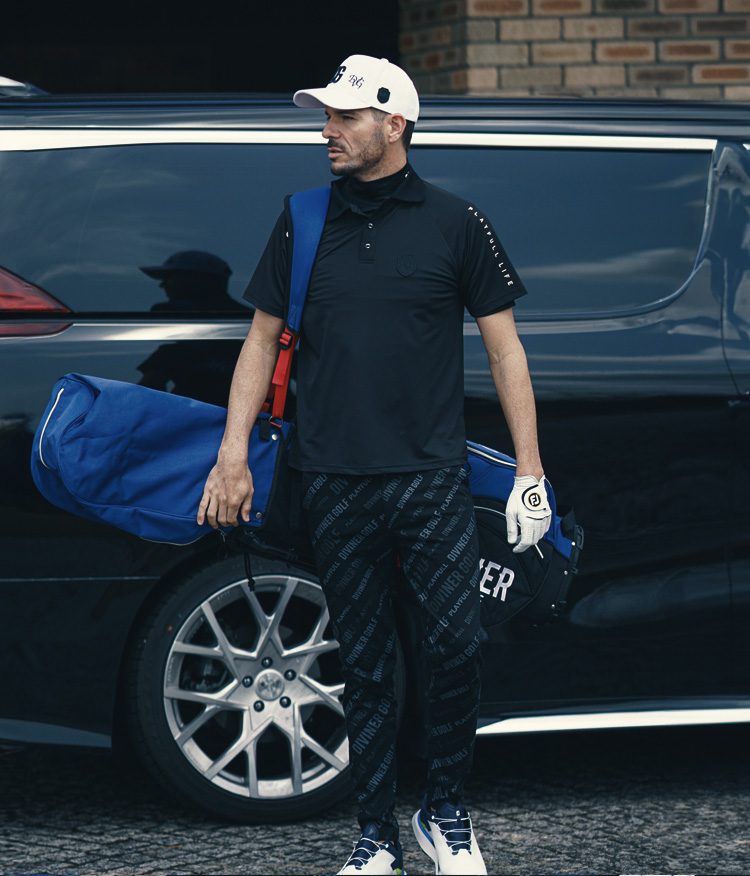 袖プリントラグランポロシャツ_コーデ1