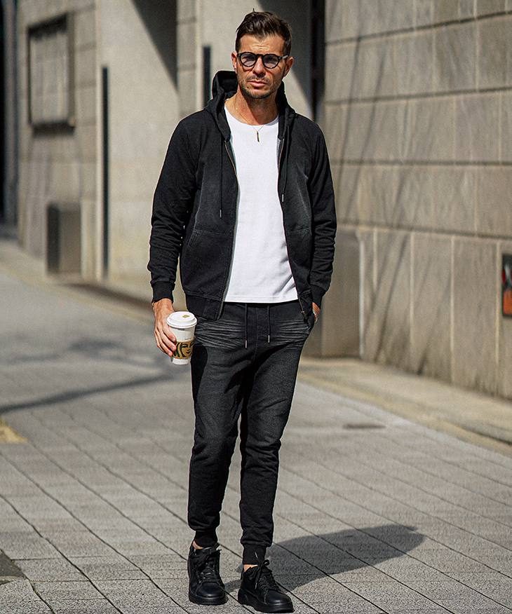 コーデ2: 公園・アウトドアで動きやすさとおしゃれを両立するスタイル