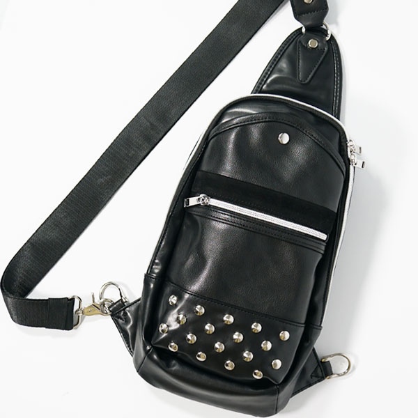 スタッズボディーバッグ