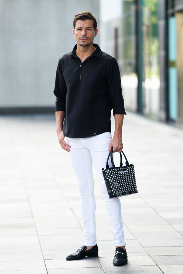 メッシュローファー黒コーデ