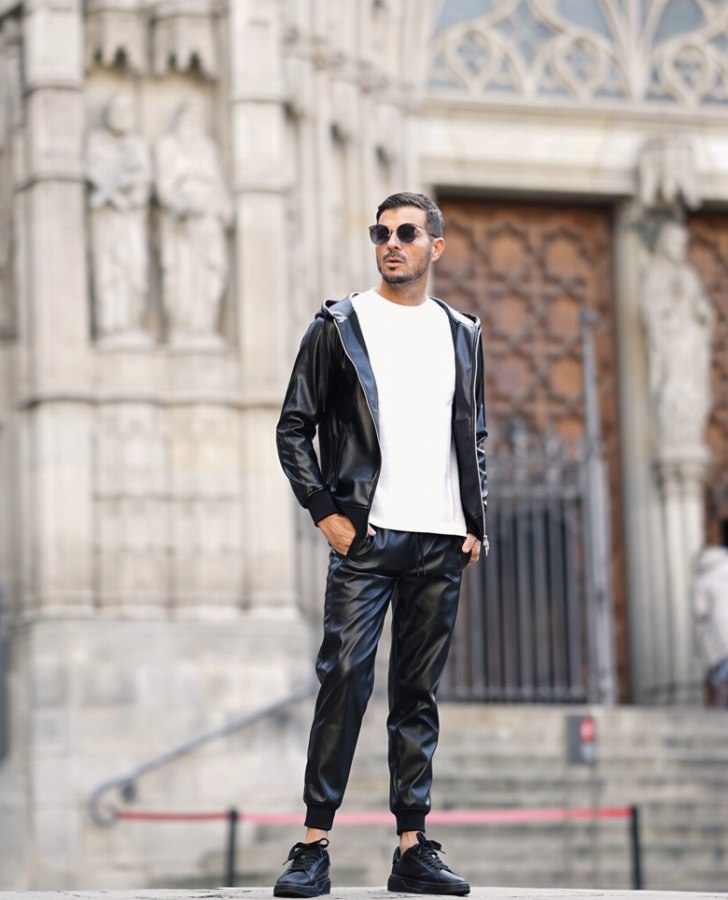 LOOK 01