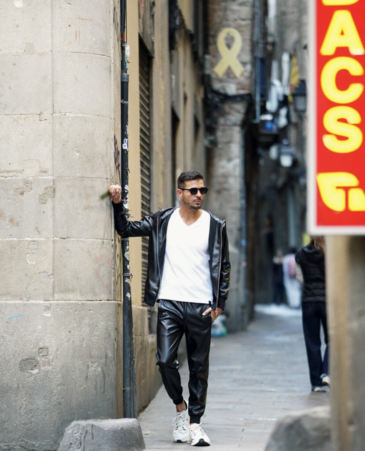 LOOK 01_01