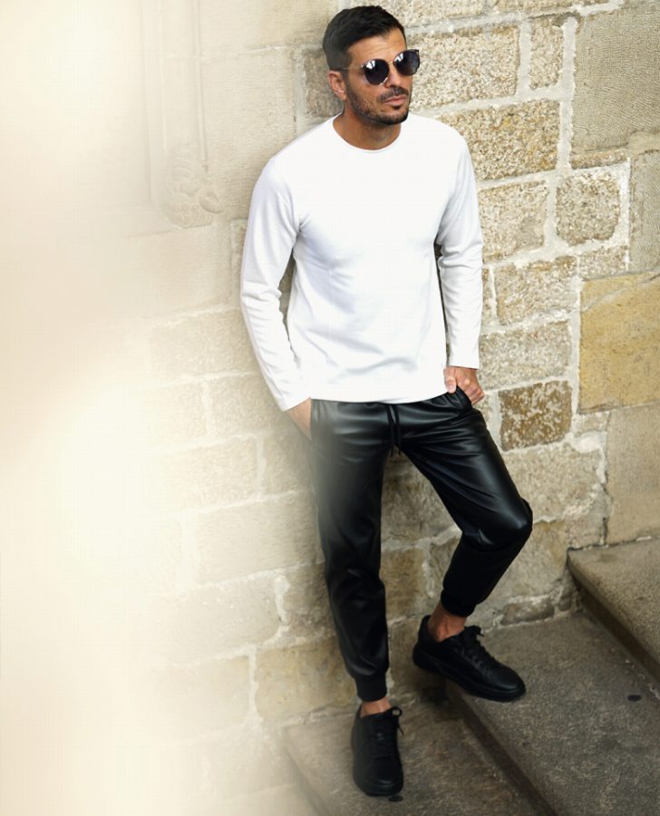 LOOK 02