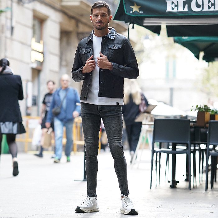 カジュアルアイテムとの合わせ