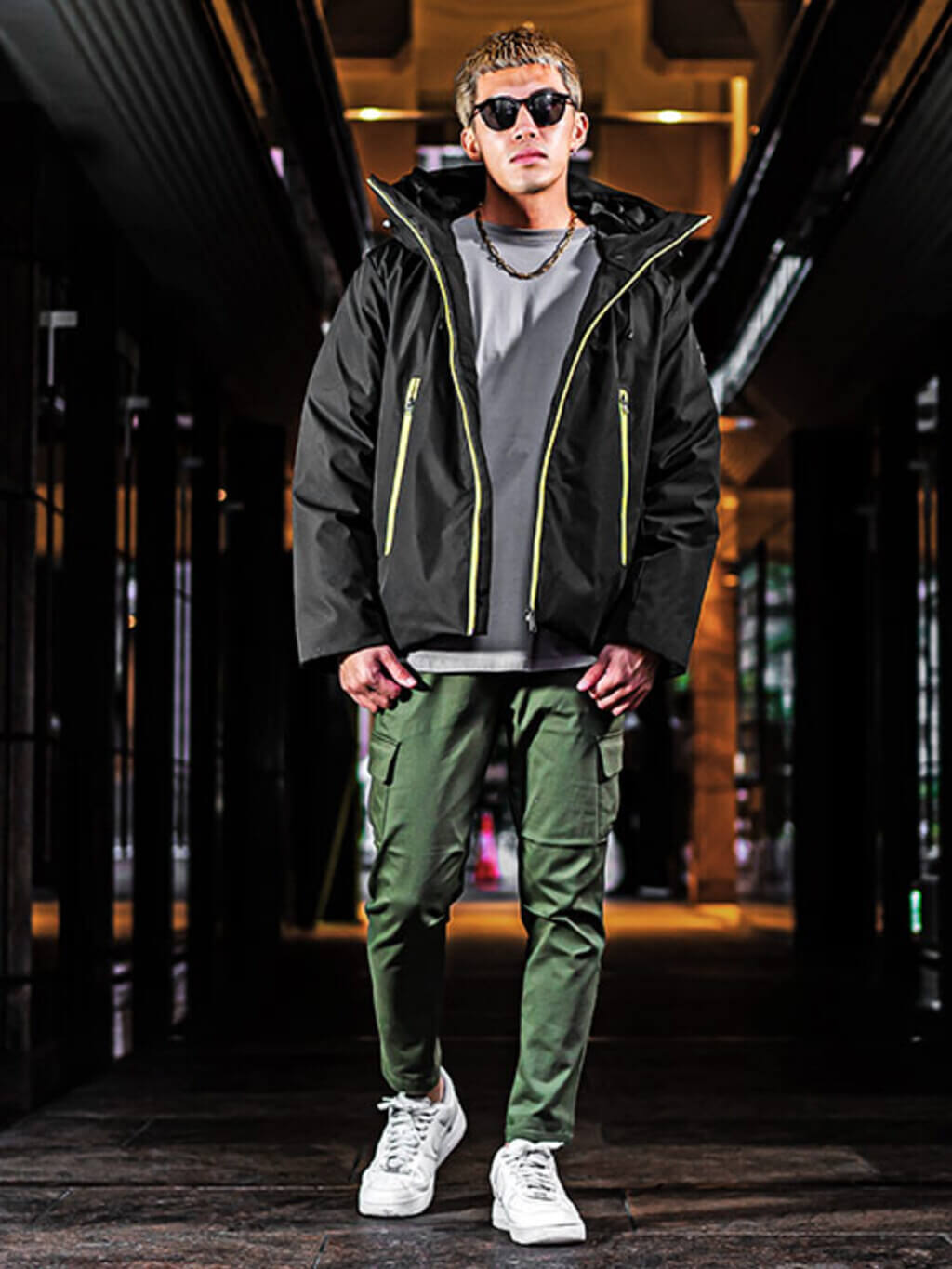 スポーティさと防寒性を兼ね揃えたコーデ