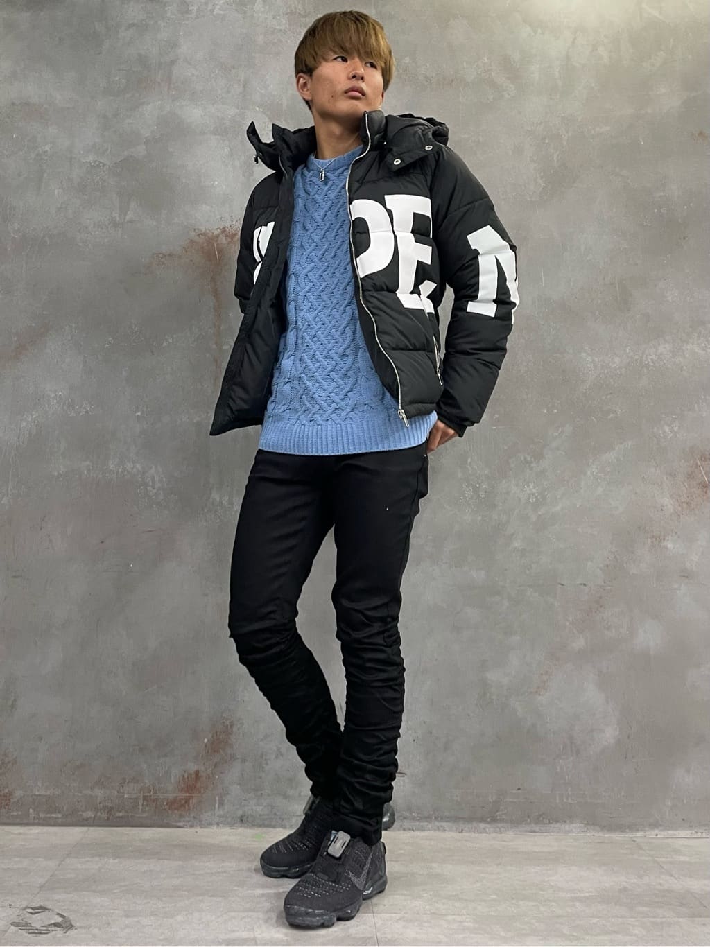 一目で印象を残す、インパクトを備えた中綿ブルゾン