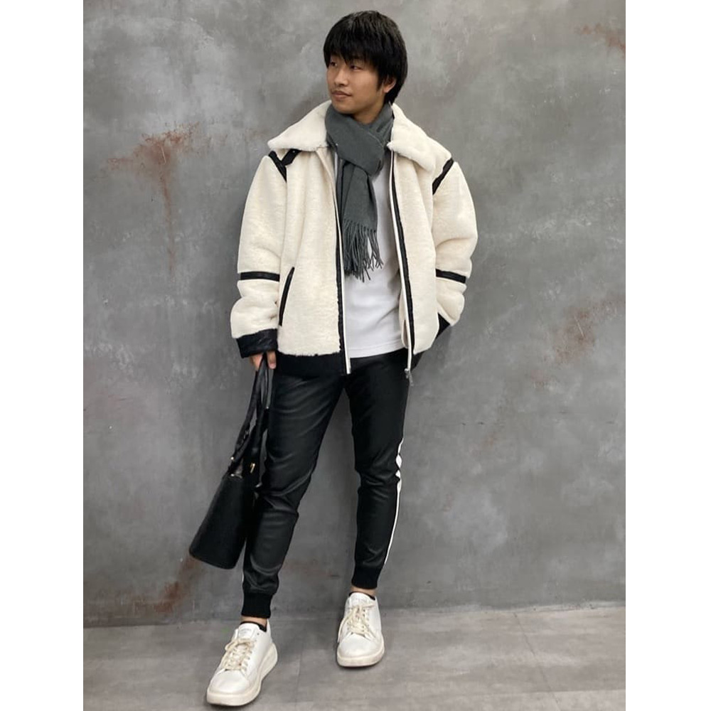 マフラーを使った「ゆるふわ感」を楽しむメンズコーデ