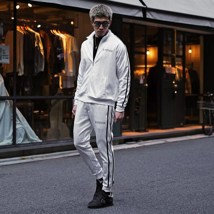 総柄ロゴセットアップ