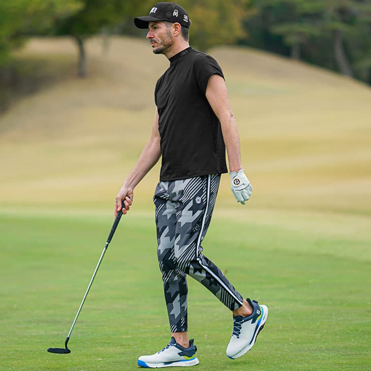 カジュアルゴルフのみ許された夏のメンズゴルフコーデ