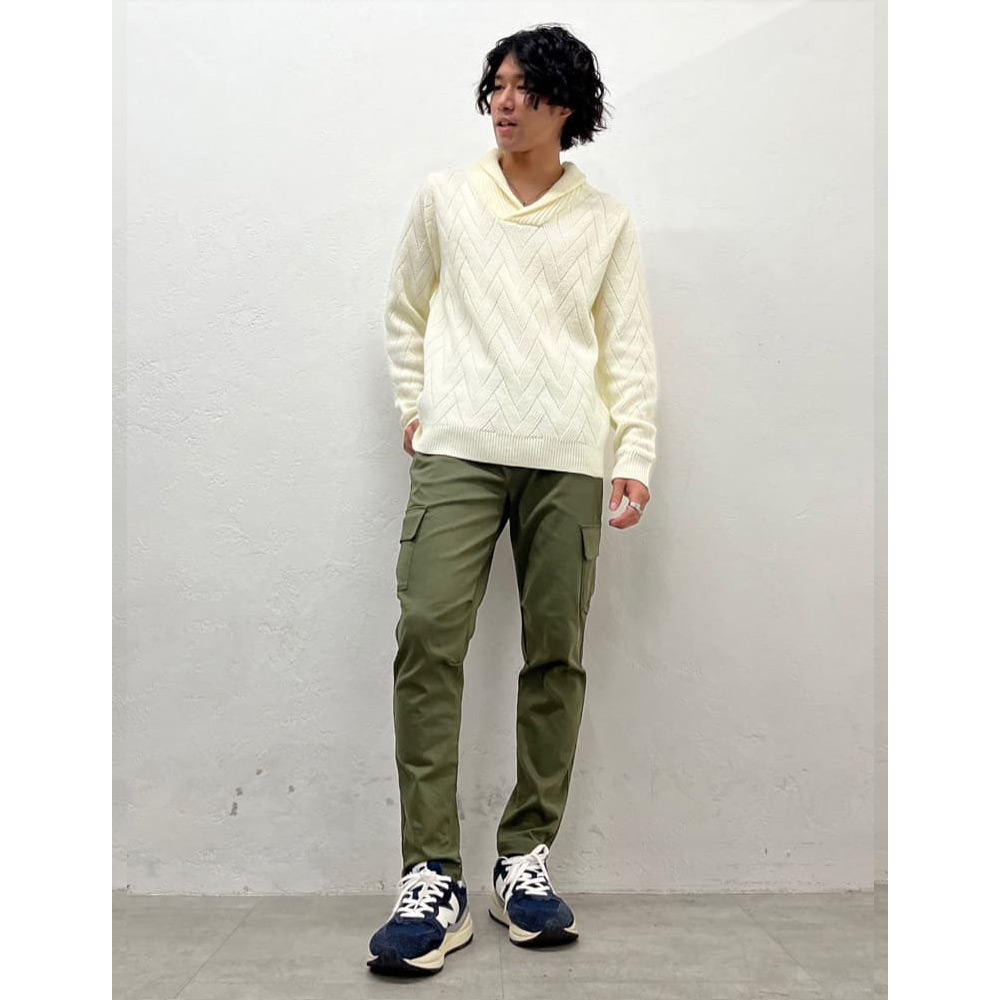 カーキ パンツ コーデ
