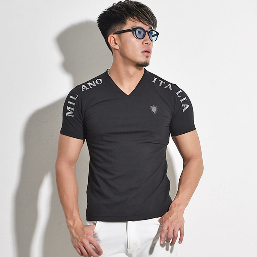 強く・たくましく見える