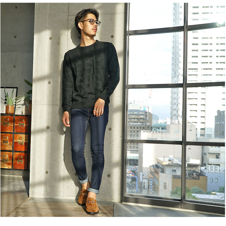 ロールアップで足首見せ