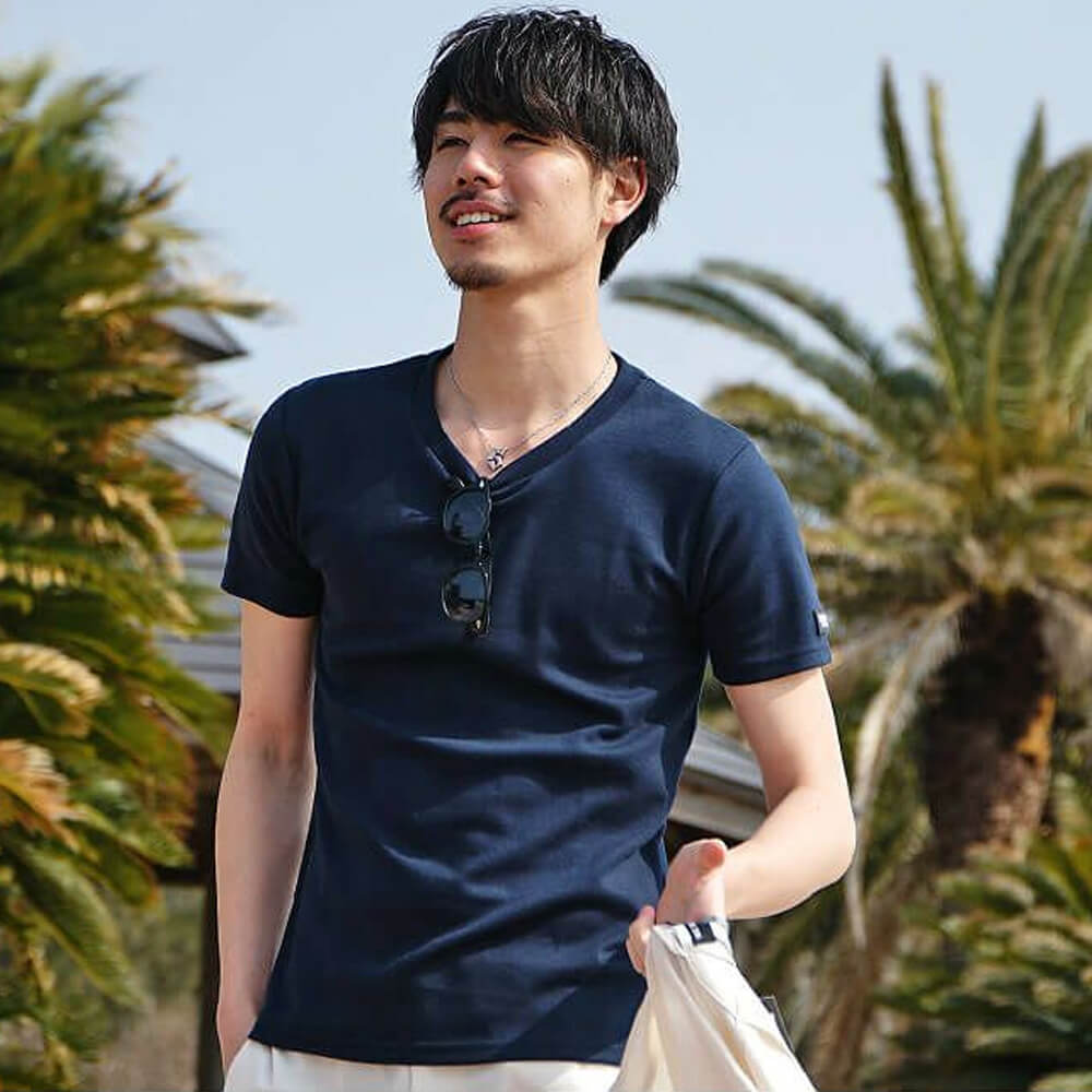 細身で男らしいメンズ