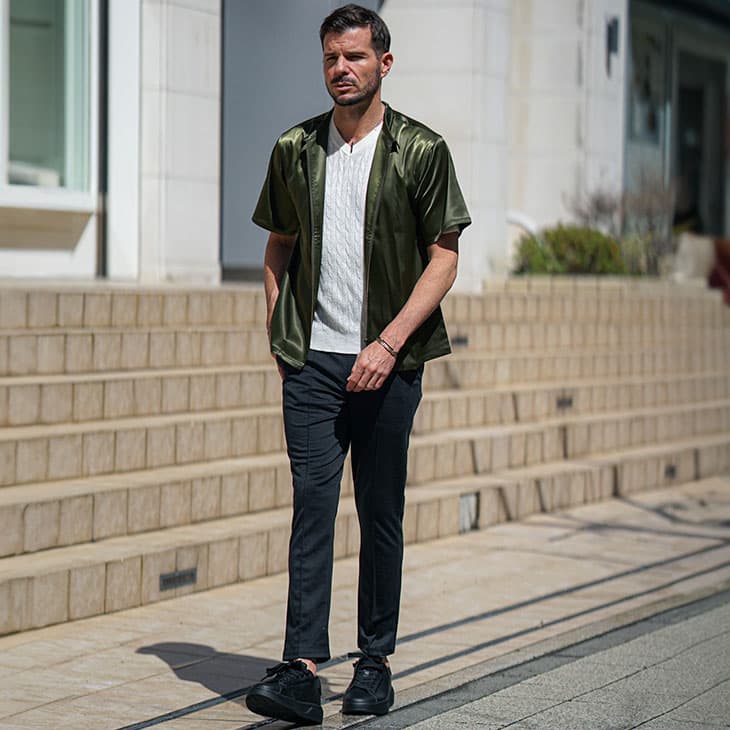 光沢感でリッチさを意識した脱・やりらふぃーコーデ