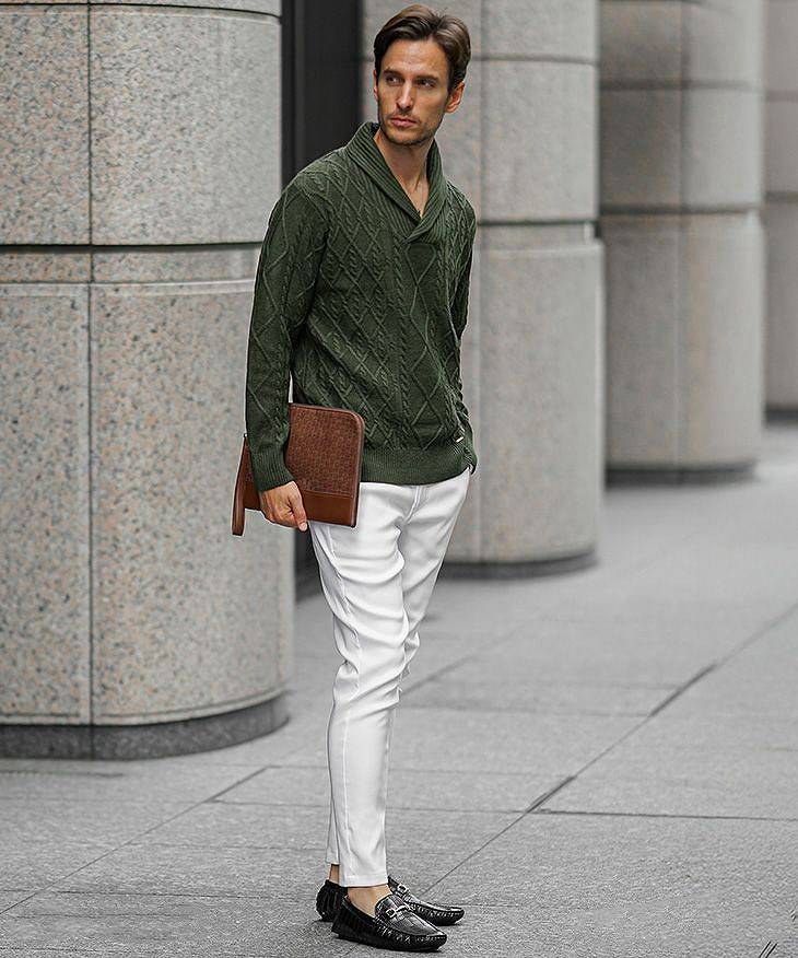 モノクロでまとめた脱・やりらふぃーコーデ