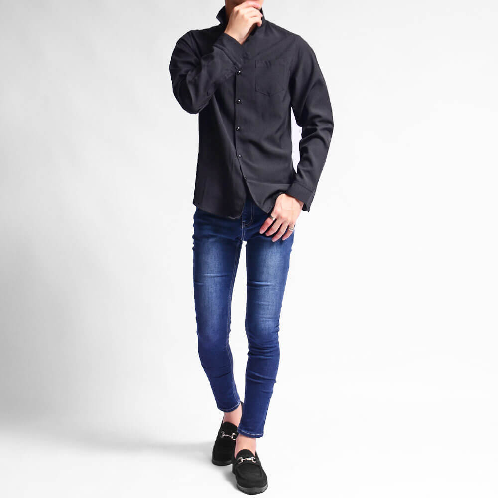 黒シャツコーデ1