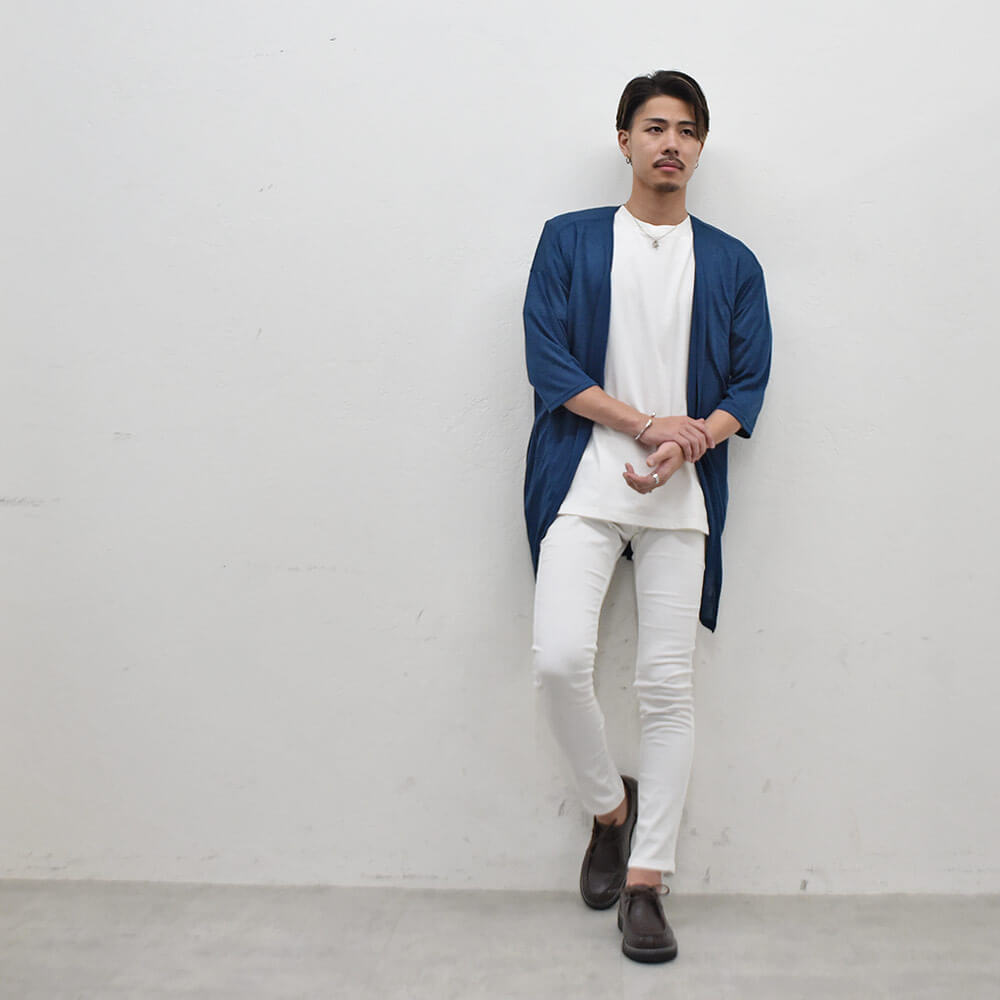 寒い日はロングカーディガンで出かけよう