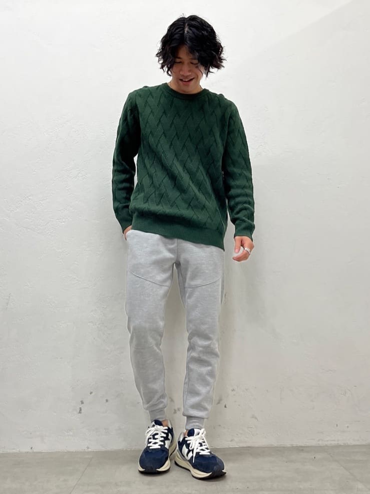 グリーンのアイテムを使ったコーデ