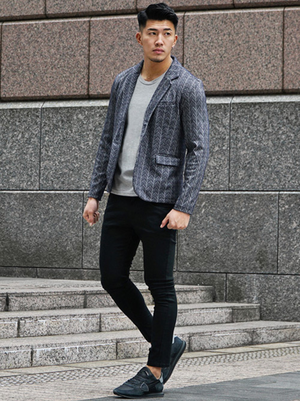 ジャケットスニーカーコーデ