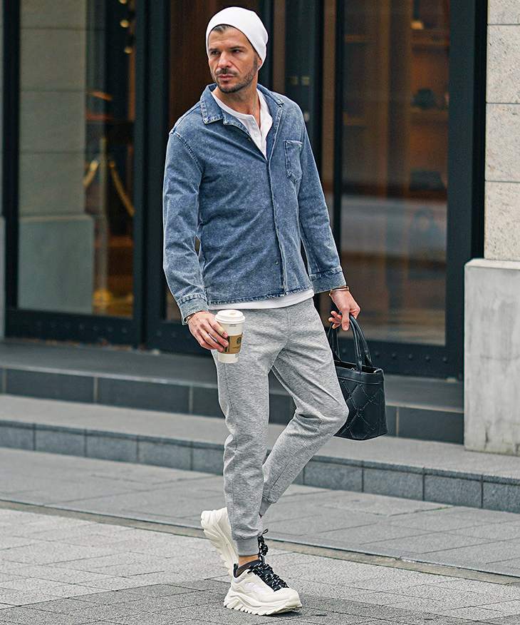 『脱・部屋着』を叶えるジョガーパンツコーデ