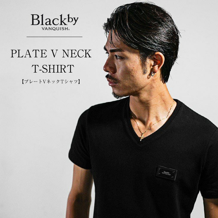 プレートVネックTシャツ Black by VANQUISH トップス 半袖Tシャツ